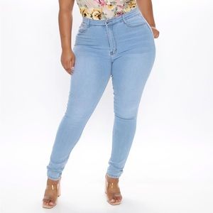 Super Stretchy Fashion Nova Light Blue Wash Skinny Jeans!